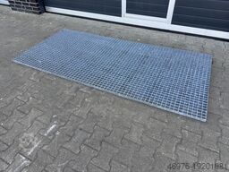 Gesamttiefe: 2.460 mm / Gesamtbreite: 1.130 mm / / MW: 35 x 40 mm / GR-126