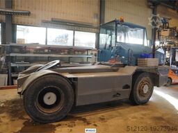 Sisu 2139 4x4 Terminal truck. Watch video!