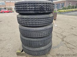 MICHELIN 275/80 R 22.5