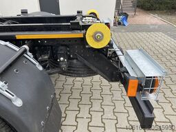 Fuso Canter 7C18 Abrollkipper - 61.990 Euro