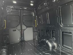 MAN TGE 3.180 L3H3 Kasten 4x4 AHK ACC LED NAV SITZHZ