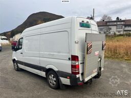 Mercedes-Benz Sprinter 316 w/ Lift