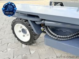 Combilift C3000 GAS TRIPLEX 5600 FREE LIFT