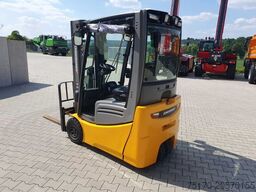 JUNGHEINRICH EFG 215 / Triplex: 4.25m! / SS / nur 2.184h!