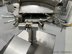 H. Jouhsen Bag filling and sealing machine