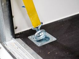 Blyss F1330HD | RAMPE | SEITENTÜR 305X146X180CM 1300KG KOFFERANHÄNGER