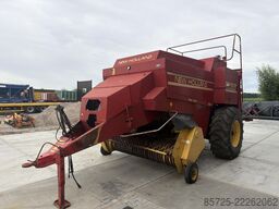 New Holland D2000