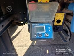 Schmitz Cargobull Curtainsider Standard Staplerhalterung Getränke