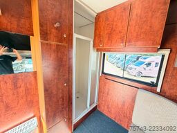 MERCEDES-BENZ ATEGO 1218  5  Pferde  Wohnung Dusche