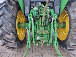 John Deere 6230