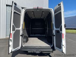 VW Crafter Kasten 35 L4H3 NAV RFK äden