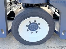 Combilift C8000 GAS TRIPLEX 8300 WIDE POSITIONER