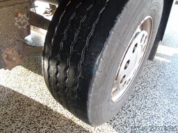 Schmitz Cargobull 2 AXLE + CARRIER + DHOLLANDIA LOADLIFT