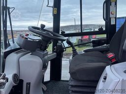 Caterpillar 918M wheel loader w/ grading bucket, flap wing buc