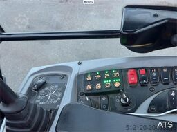 Caterpillar 918M wheel loader w/ grading bucket, flap wing buc