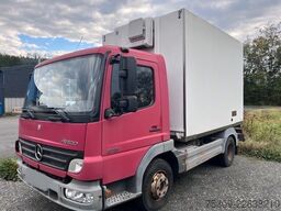 MERCEDES-BENZ 815 Kühlkoffer Thermoking mit Rohrbahnen
