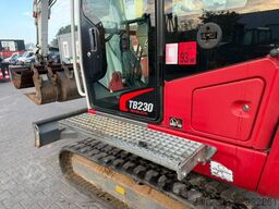 Takeuchi TB 230 3x bucket LED