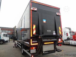 Iveco Eurocargo 150E25 + lift + euro 5 EEV + 3P