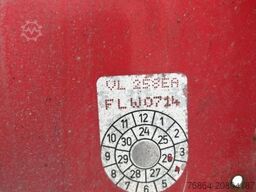 SCHWARZMüLLER HOLZAUFLIEGER Y-SERIE,  8 RUNGENPAARE, BPW-ACHSEN, LIFTACHSE