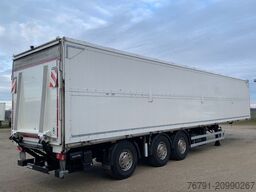  Wingliner_ hydraulische Schwenkwände_ Lenkachse