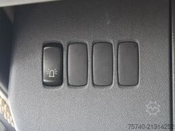 Scania P230 + thermo king + lift
