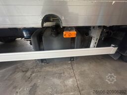 NISSAN NT 500 Koffer mit Ladebordwand *Schlafkabine*