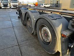 Renders Euro 800 3DFCST / Container Chassis / 45FT / 1x...