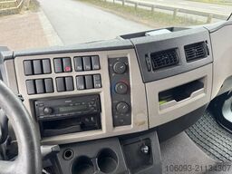 Volvo FL 210 Bakwagen