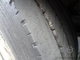 Mercedes-Benz Actros 2533 6X2 HMF 1820 Langmaterial