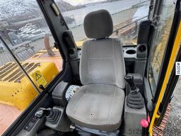 Komatsu PC95R w/ bucket