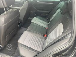 VOLKSWAGEN Passat Variant 2.0 DSG*R-Line*PANO*LED*Teilleder