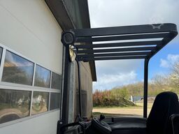 BT LRE300 4 ton capacity.