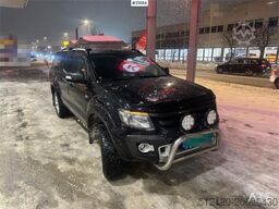 Ford Ranger with two sets of tires and defective four-w