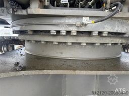 Volvo EC300EL crawler excavator w/ rototilt, cleaning an