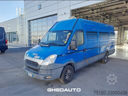 IVECO DAILY 35S15 2.3 FURGONE PASSO LUNGO