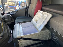 Volvo FH 13.420 Globetrotter / ADR + PTO / Stand Airco