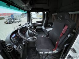 MAN TGS 35.440 8x2 Fahrgestell / Intarder