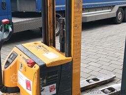 Jungheinrich EJC16 Triplex