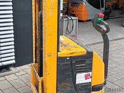 Jungheinrich EJC16 Triplex