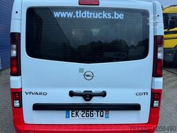 Opel Vivaro **AMBULANCE-RETTUNGSWAGEN**