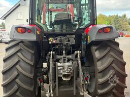 Massey Ferguson MF 5711 M Dyna-4