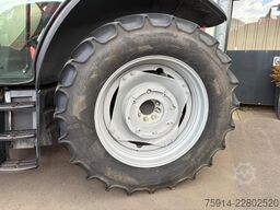 Massey Ferguson MF 5711 M Dyna-4