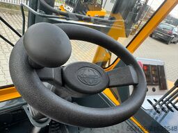 Combilift CB3000/LPG /2016 year/ Perfect condition