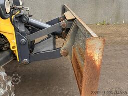 New Holland F 106.6 A