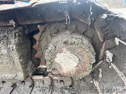 Hitachi EX165 Tracked Excavator with 2 Buckets