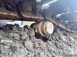 Hitachi EX165 Tracked Excavator with 2 Buckets