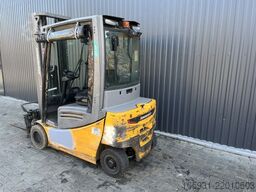 Jungheinrich EFG320