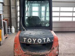 Toyota 02-8FDJF35 Dieselstapler