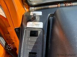 VOLKSWAGEN T3 Doka Pritsche Syncro 4x4/ AHK / 5 Sitze