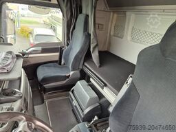 MAN TGX 18.480 4x2  Motor läuft (reparaturbedürftig)